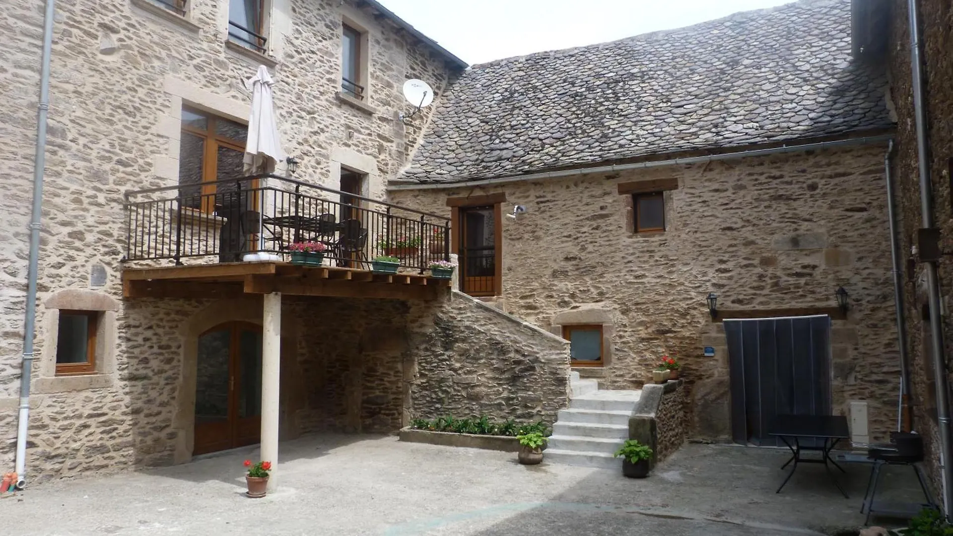 Apartment Oustal Haut Belcastel  France